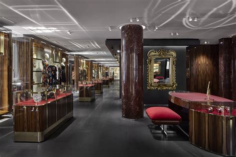 dolce gabbana milan shop|dolce e gabbana catalogo.